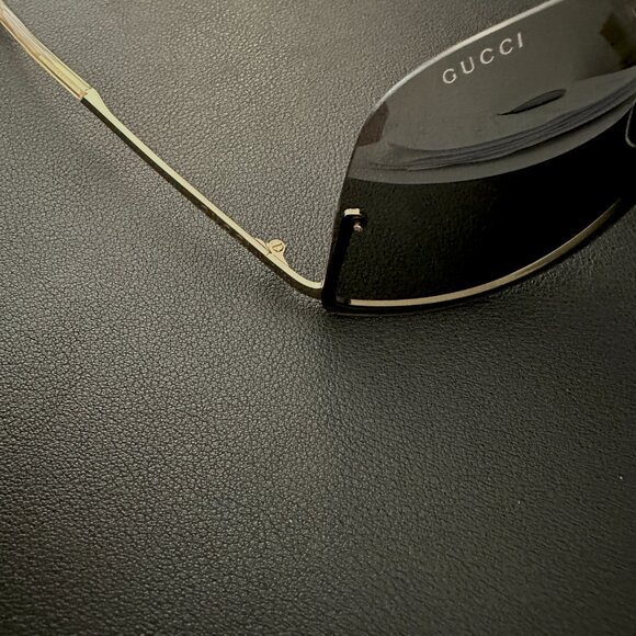 AUTHENTIC GUCCI Shield sunglasses - GG1560S-001 SUNGLASSES - Picture 6 of 10